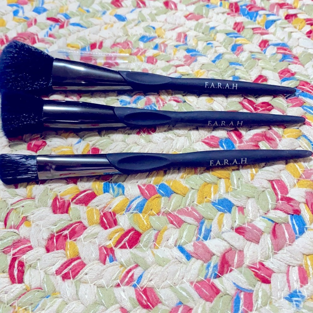F.A.R.A.H brush set